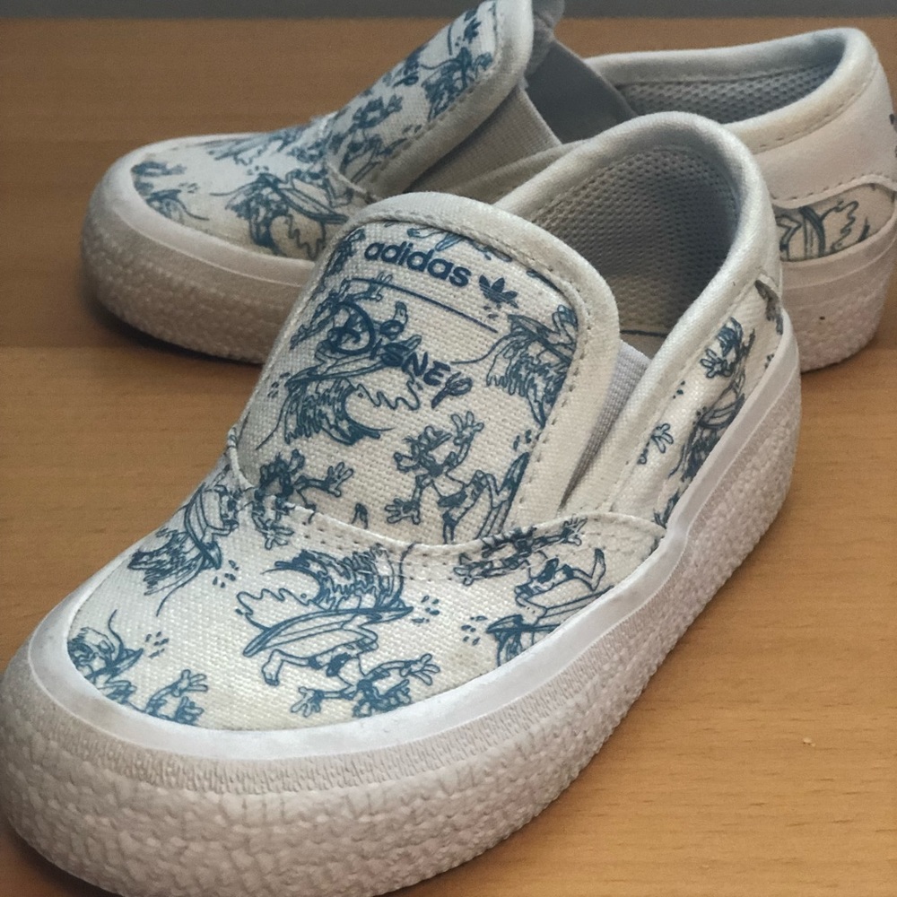 Adidas x Disney Pluto and Friends toddler boys size 7 slip on sneakers.